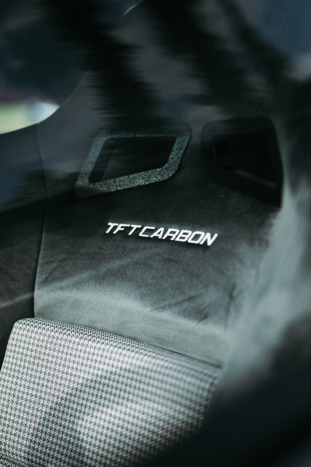 Detalhe de costura TFT Carbon